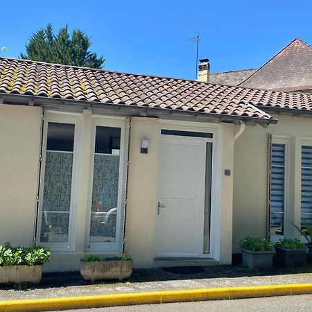 Agreable Petit Gite Avec Piscine Et Jardinet Salies-de-Béarn Kültér fotó