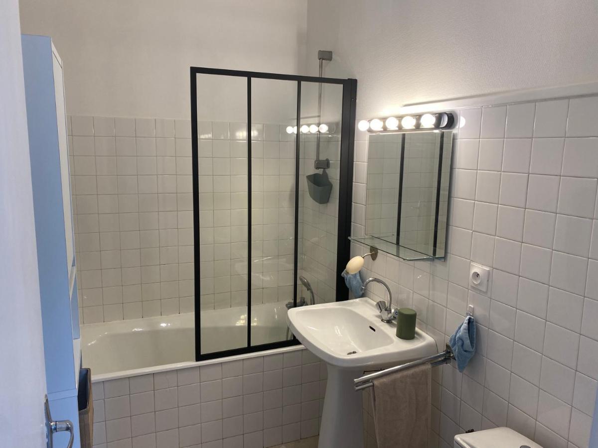 Agreable Petit Gite Avec Piscine Et Jardinet Salies-de-Béarn Kültér fotó