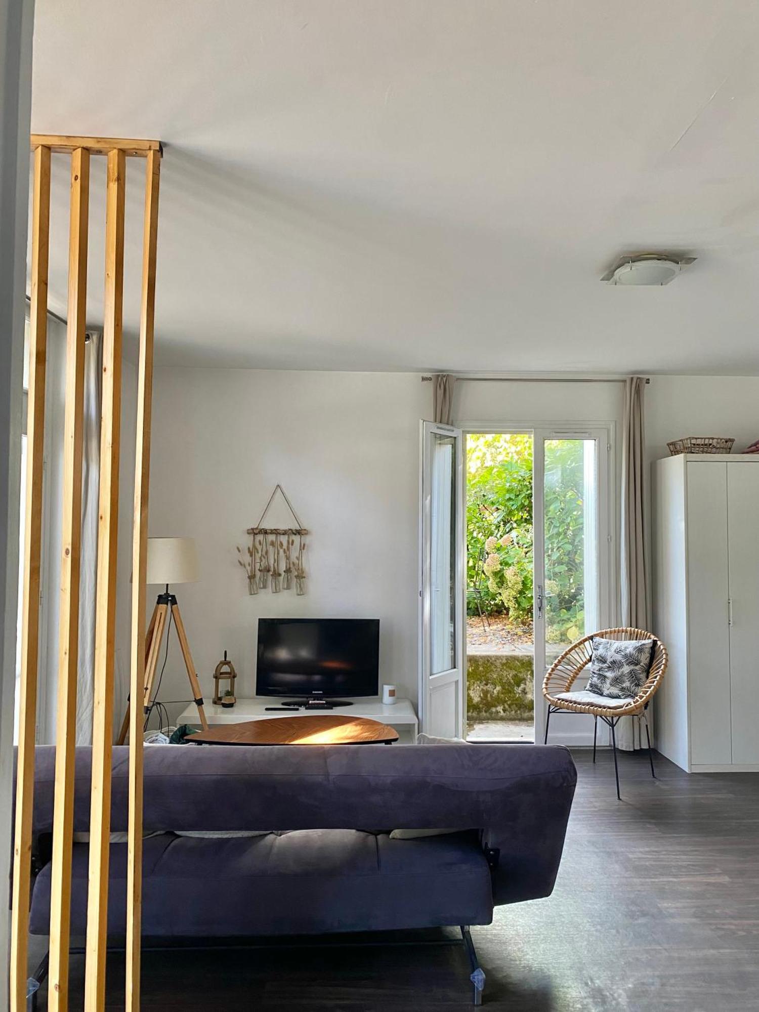 Agreable Petit Gite Avec Piscine Et Jardinet Salies-de-Béarn Kültér fotó