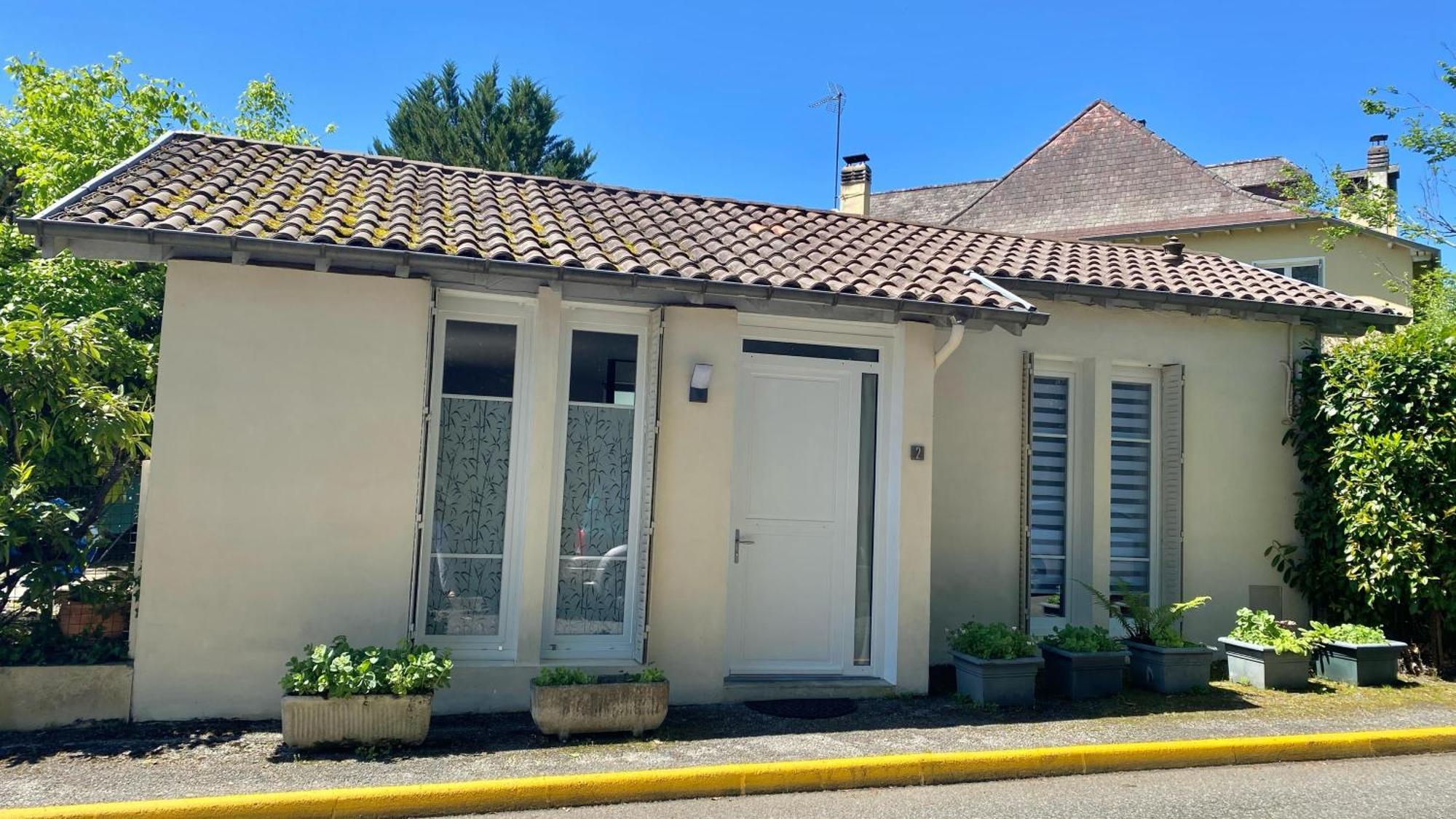 Agreable Petit Gite Avec Piscine Et Jardinet Salies-de-Béarn Kültér fotó