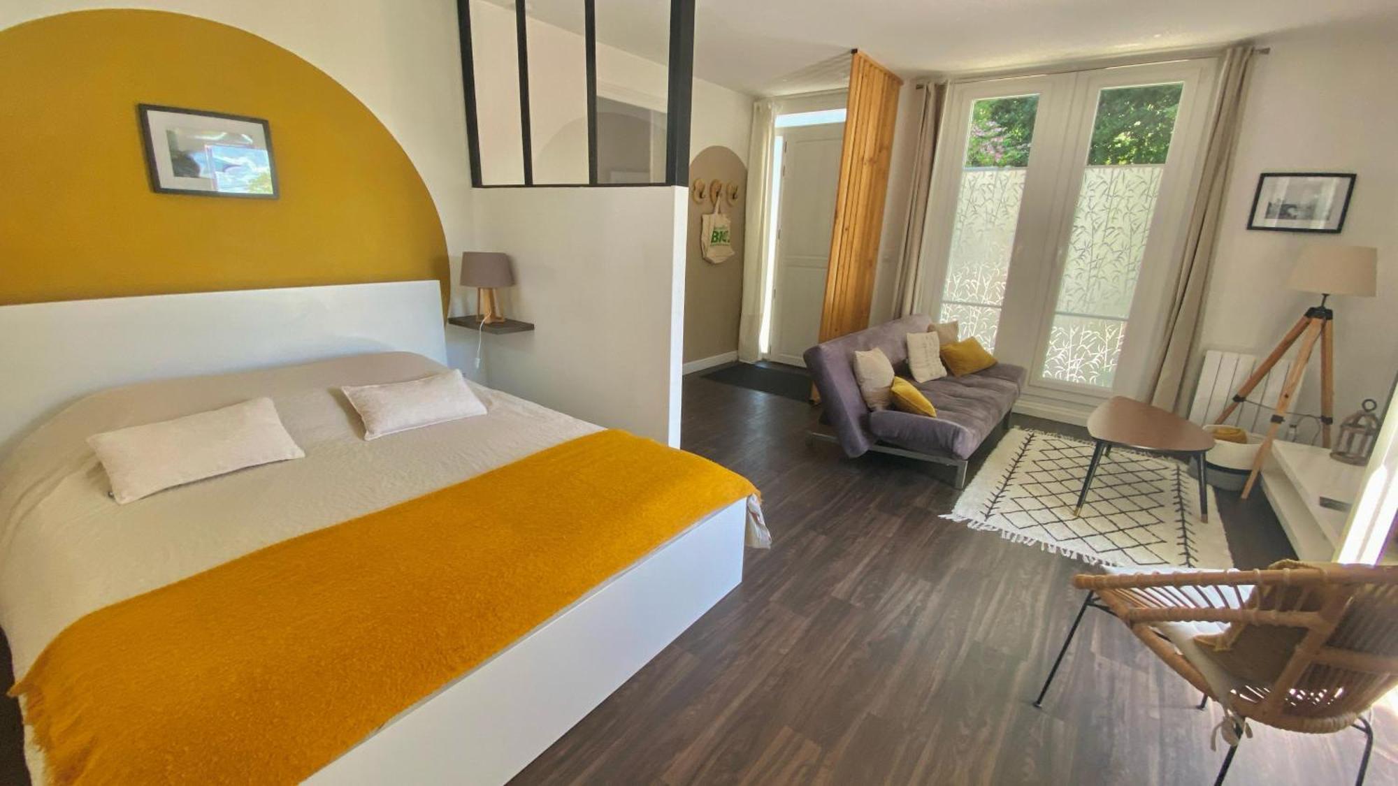 Agreable Petit Gite Avec Piscine Et Jardinet Salies-de-Béarn Kültér fotó